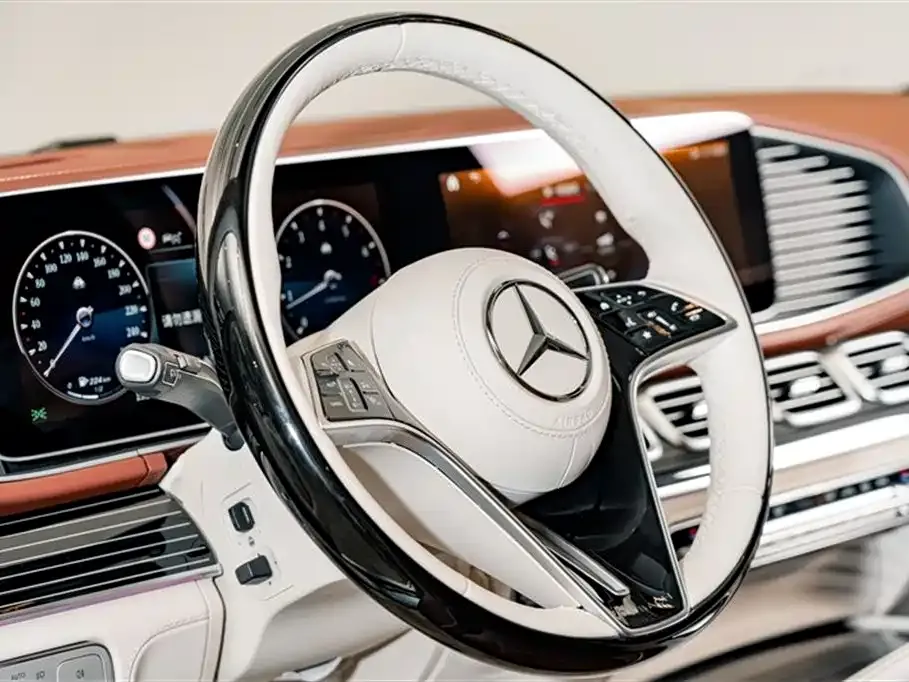 Mercedes-Benz GLS — фото 10