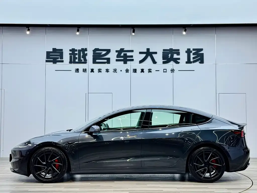 Tesla Model 3 — фото 4