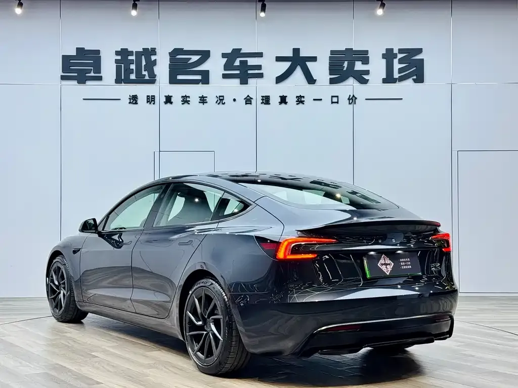 Tesla Model 3 — фото 5