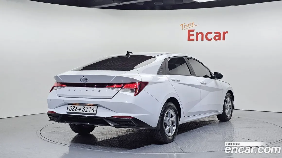 Hyundai AVANTE — фото 2
