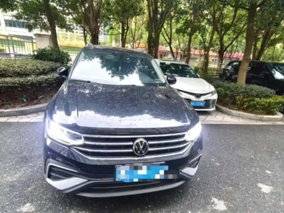 Volkswagen Tiguan L — фото 2