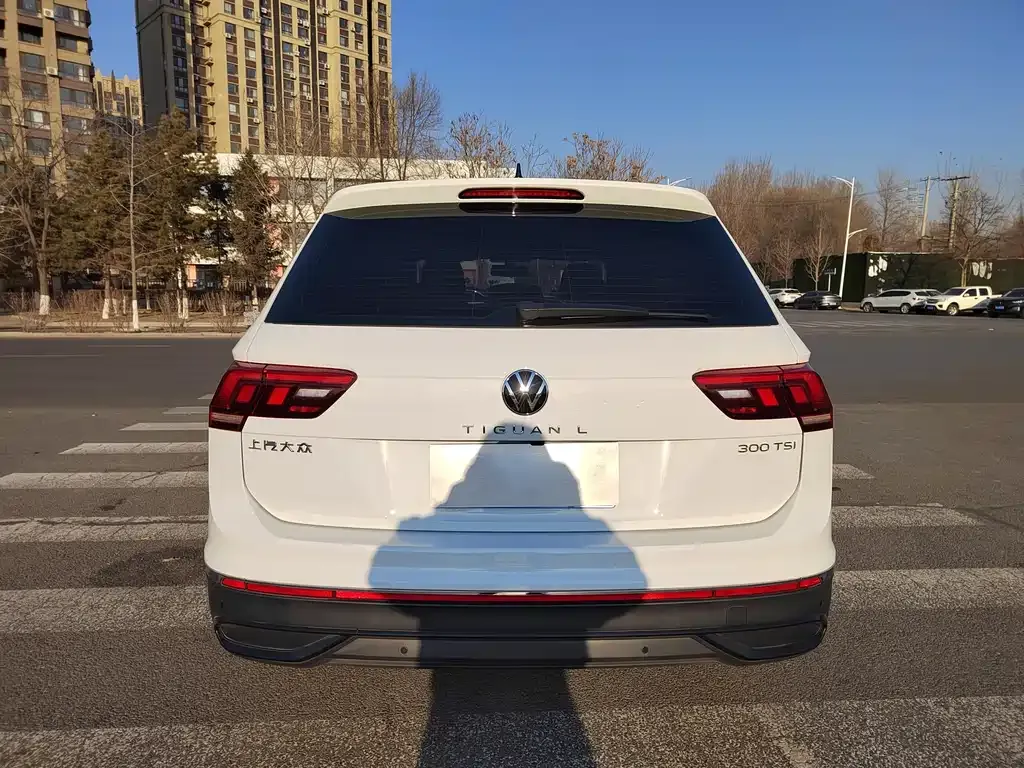 Volkswagen Tiguan L — фото 5