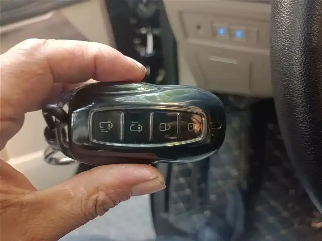 Ford Tourneo — фото 10