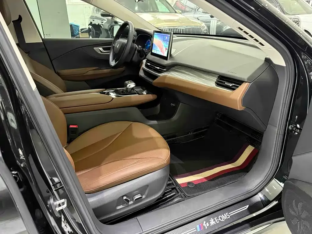 Hongqi E-QM5 — фото 8