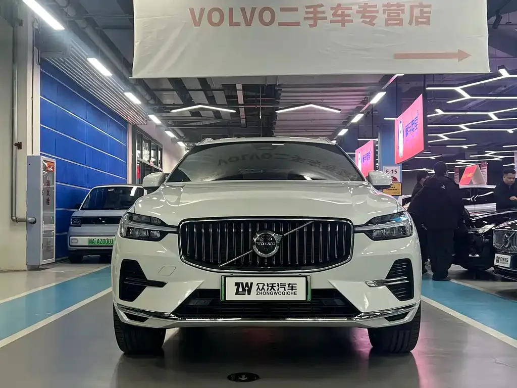 Volvo XC60 PHEV — фото 2