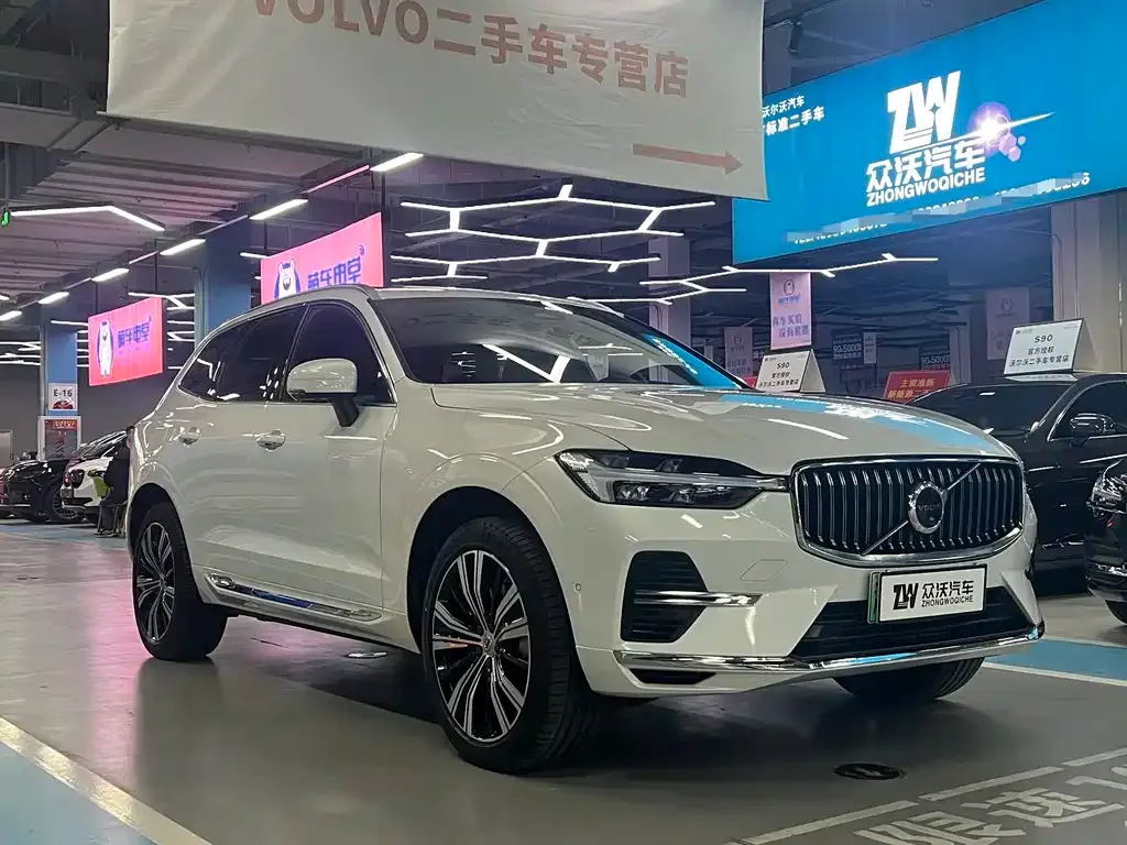 Volvo XC60 PHEV — фото 3