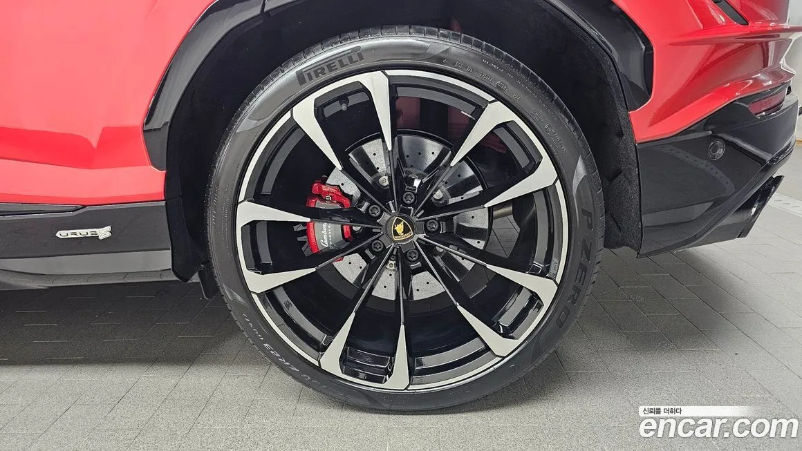 Lamborghini Urus — фото 5