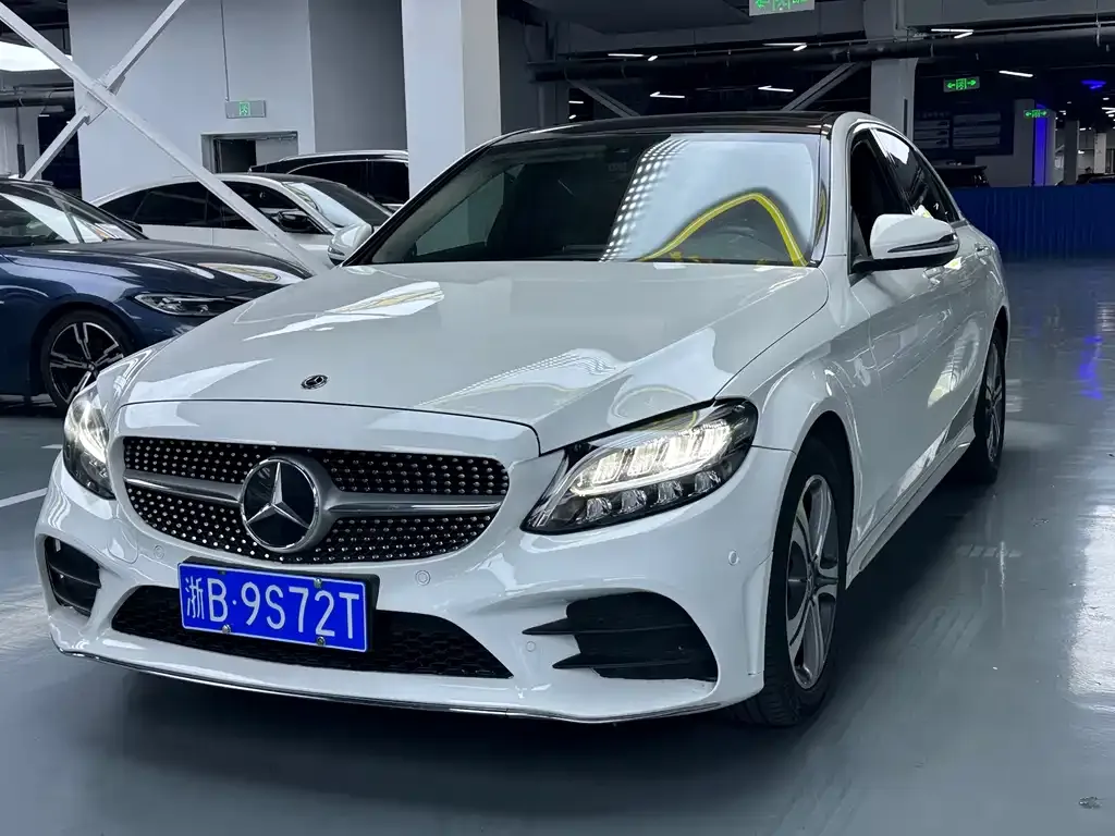 Mercedes-Benz C-Class — фото 1
