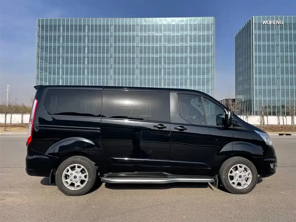 Ford Tourneo — фото 3
