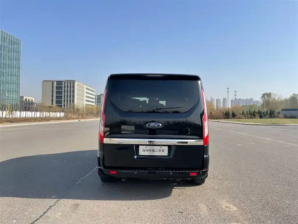 Ford Tourneo — фото 6