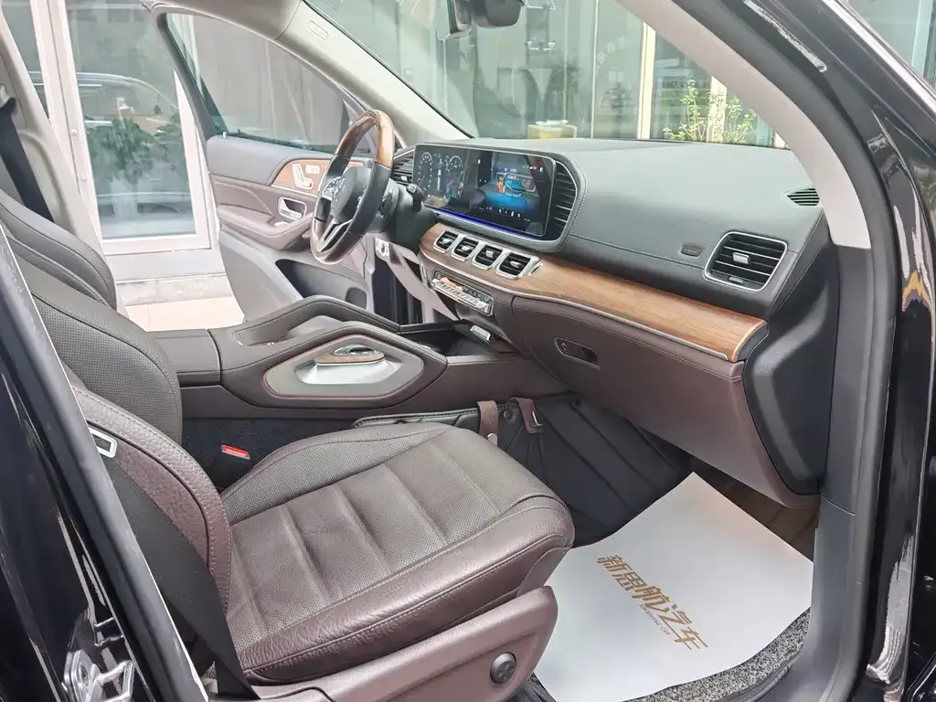 Mercedes-Benz GLS — фото 10