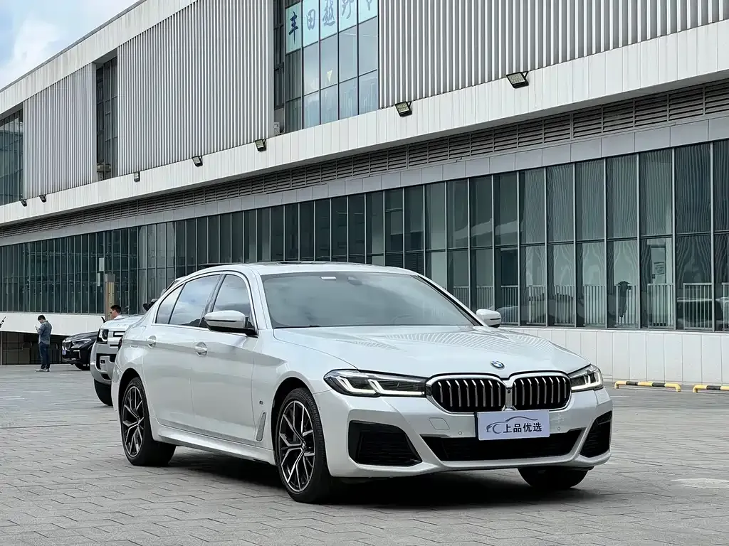 BMW 5 Series — фото 3