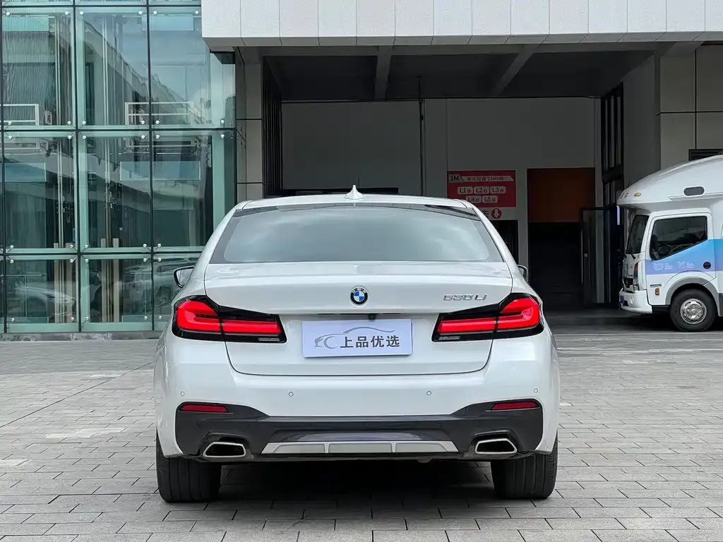 BMW 5 Series — фото 6
