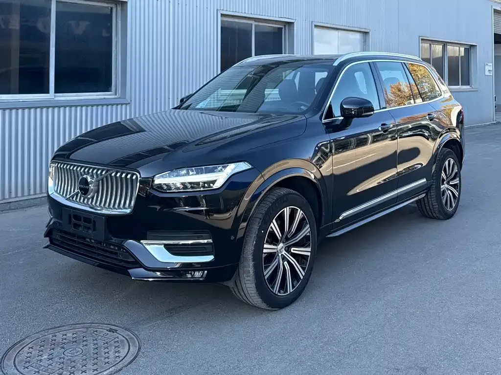 Volvo XC90 — фото 1
