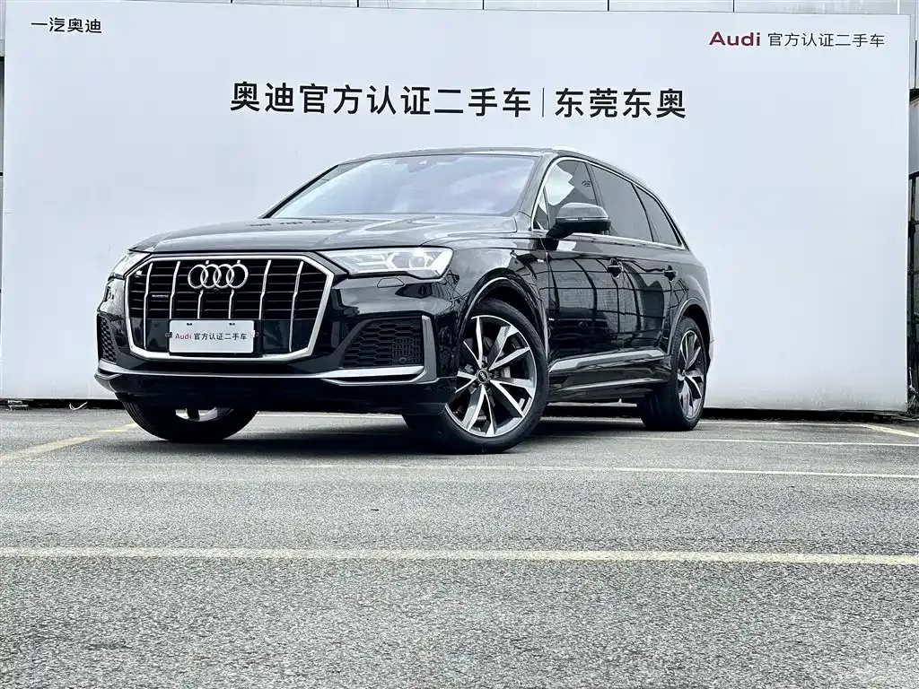Audi Q7 — фото 1