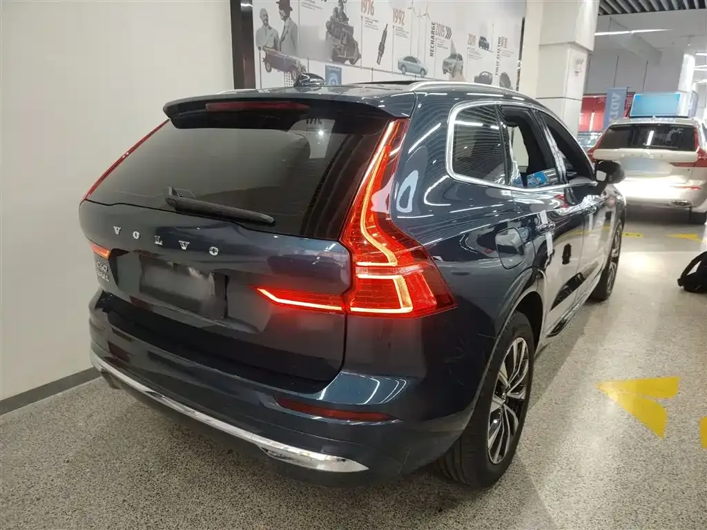 Volvo XC60 — фото 7
