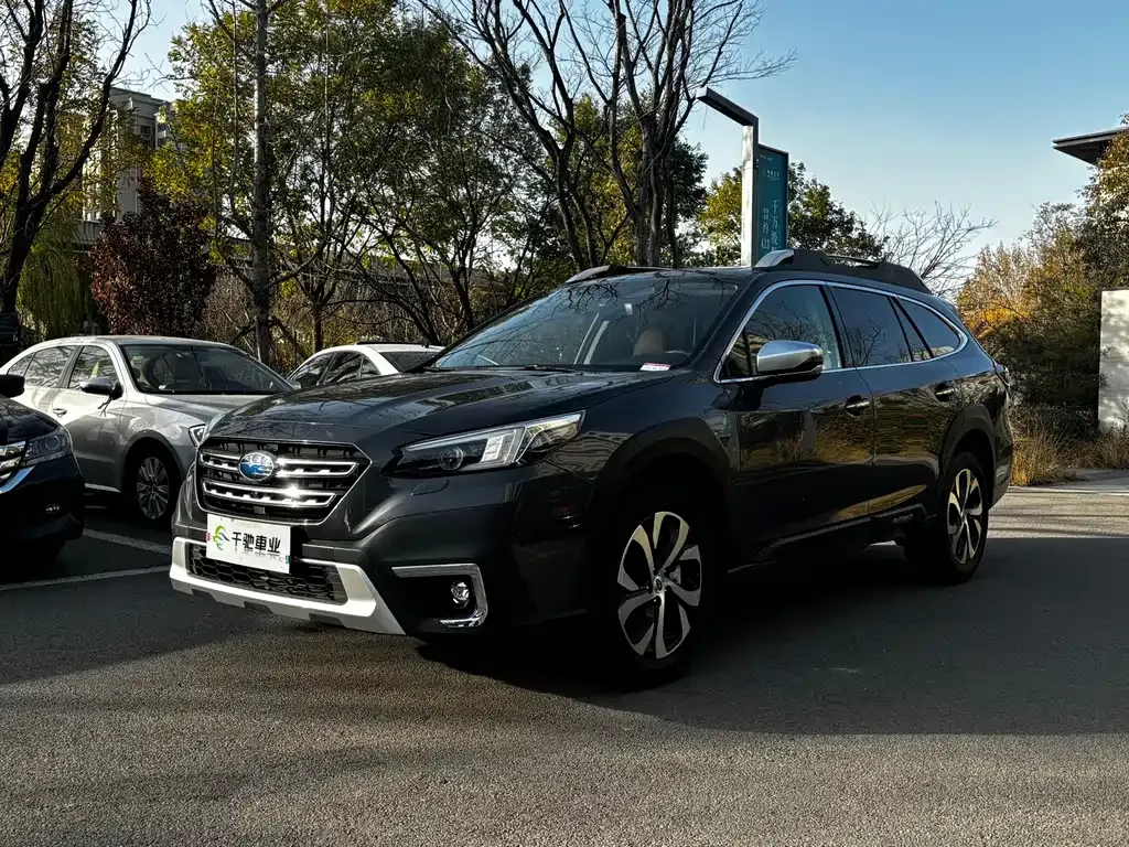 Subaru Outback — фото 1