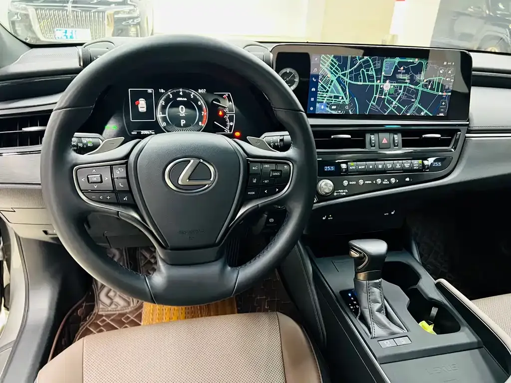 Lexus ES — фото 8
