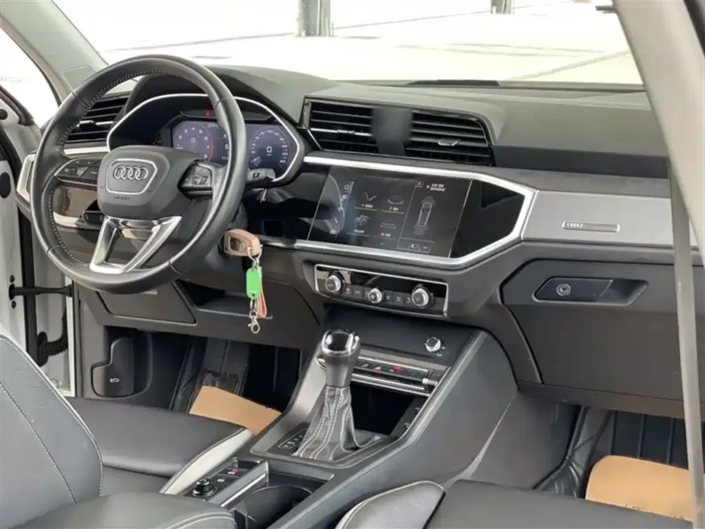Audi Q3 — фото 8