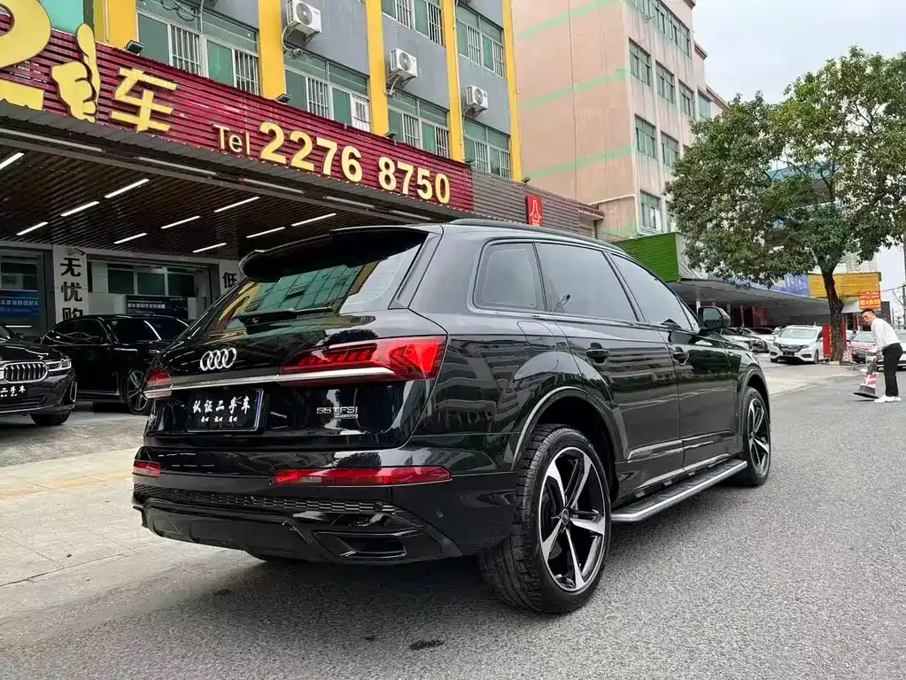 Audi Q7 — фото 5