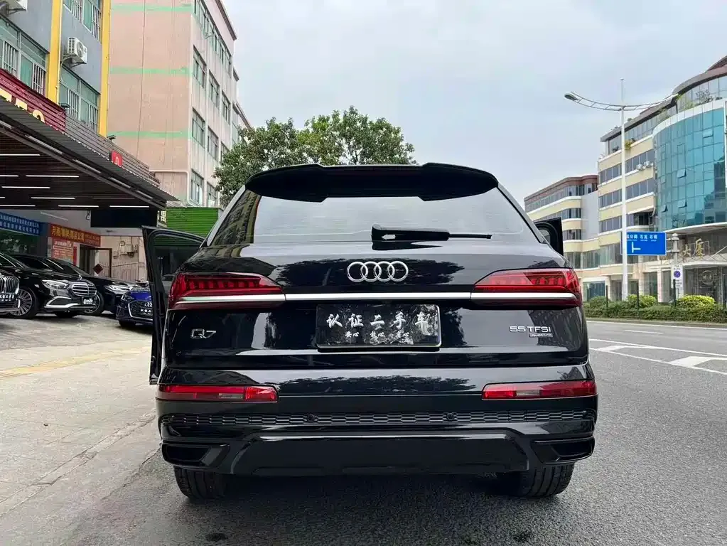 Audi Q7 — фото 6