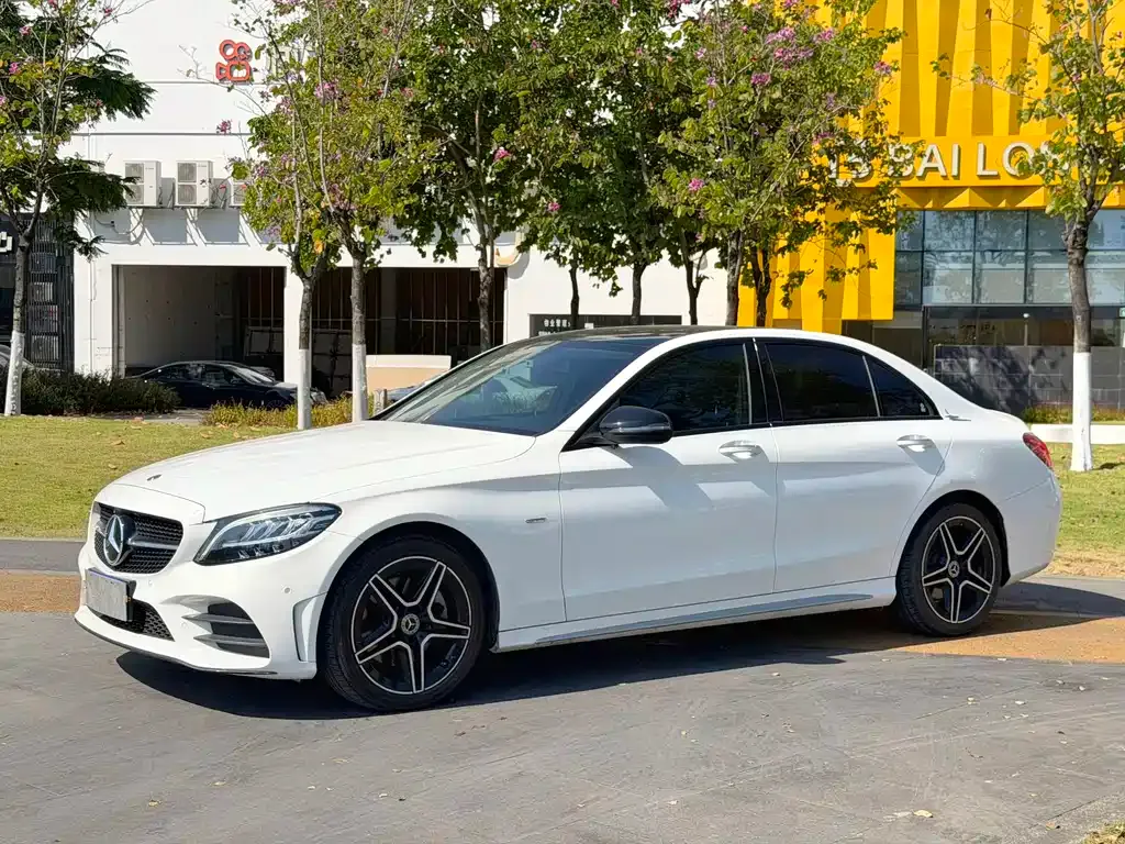 Mercedes-Benz C-Class — фото 1
