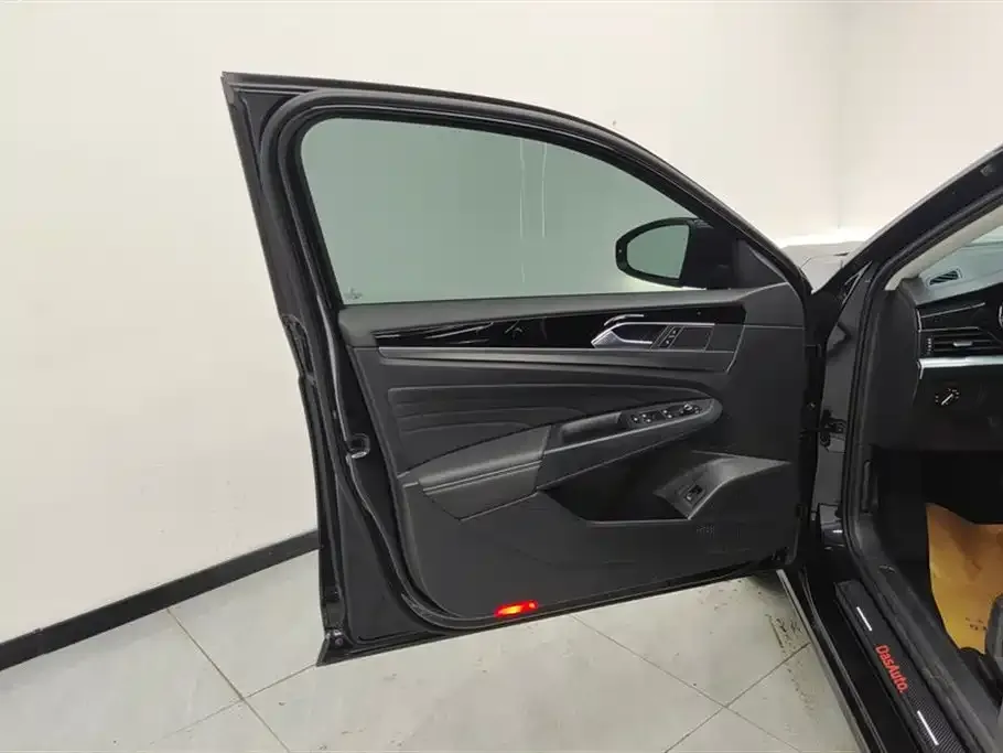 Volkswagen Passat — фото 7