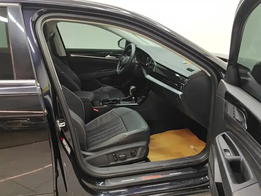 Volkswagen Passat — фото 8