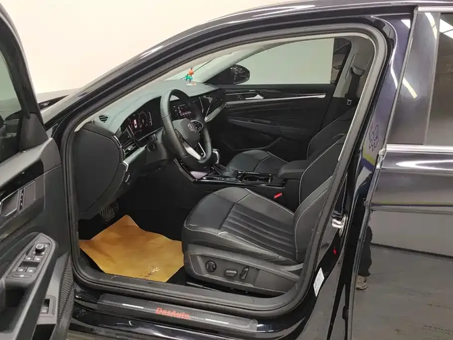 Volkswagen Passat — фото 9