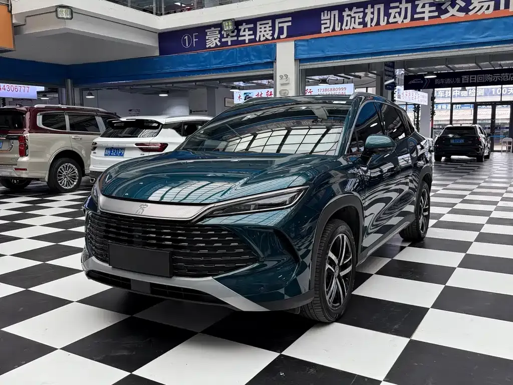 BYD L DM-i — фото 1