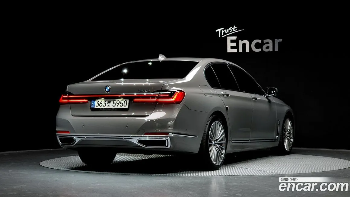BMW 7-Series — фото 2