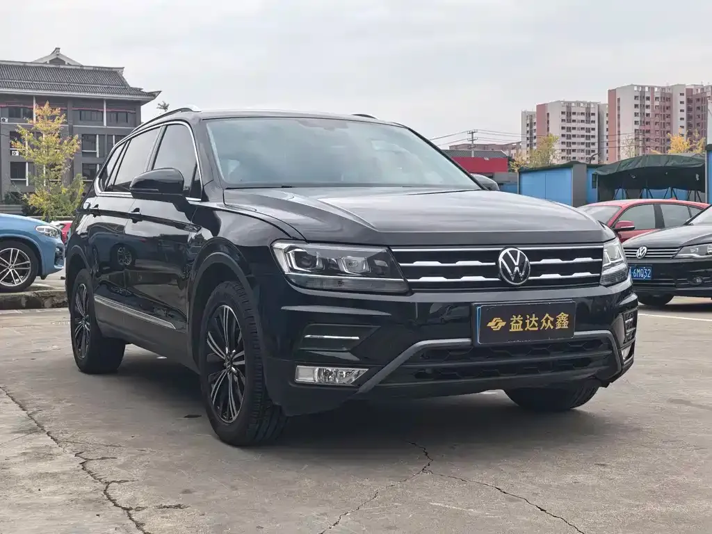 Volkswagen Tiguan L — фото 3
