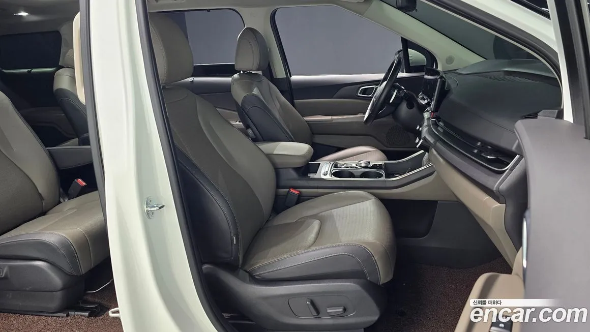 Kia Carnival — фото 10