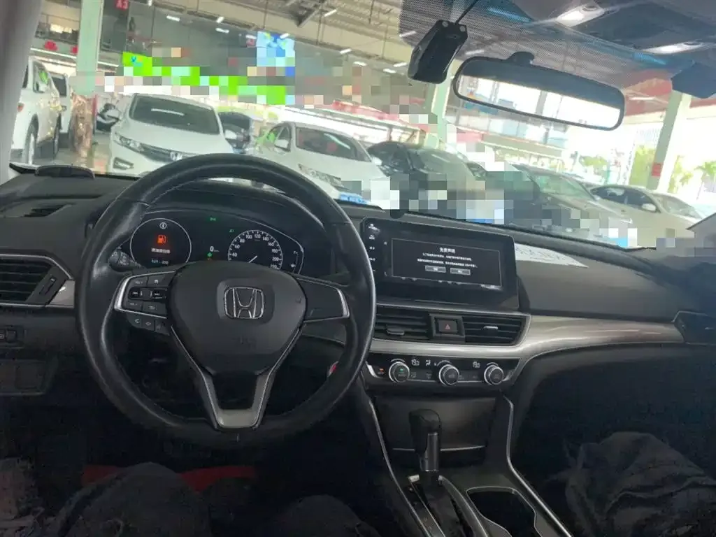 Honda Accord — фото 10