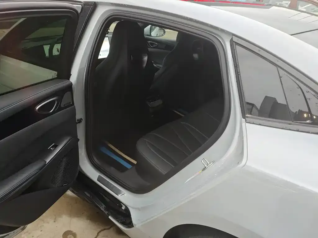 BYD Seal — фото 6