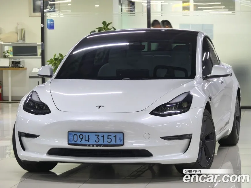 Tesla Model 3 — фото 1