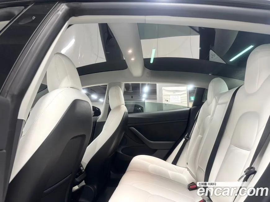 Tesla Model 3 — фото 10