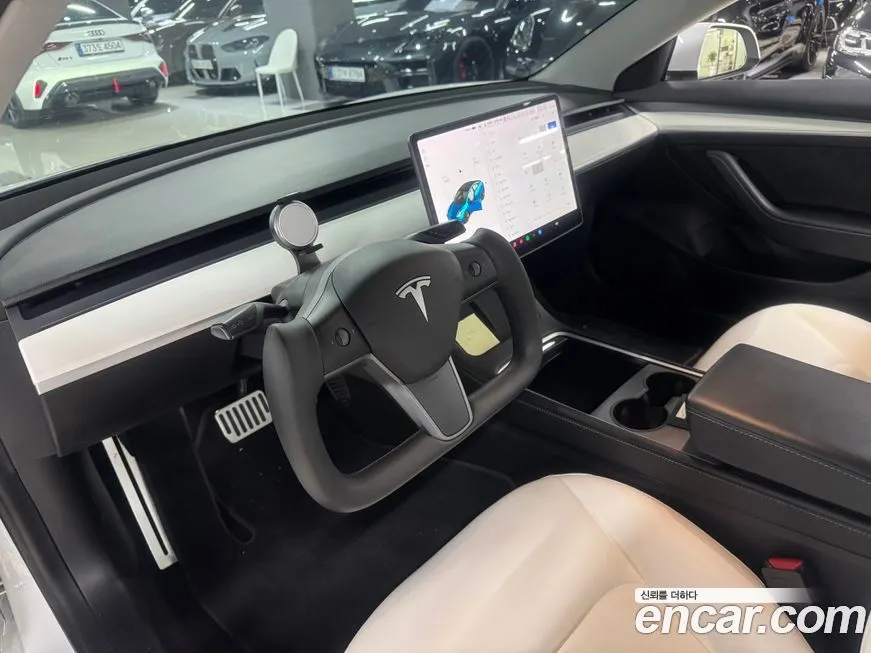 Tesla Model 3 — фото 4
