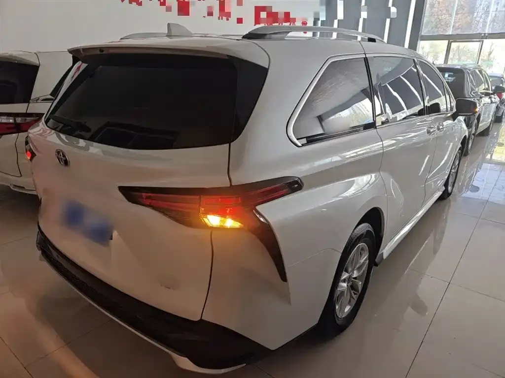 Toyota Granvia — фото 7