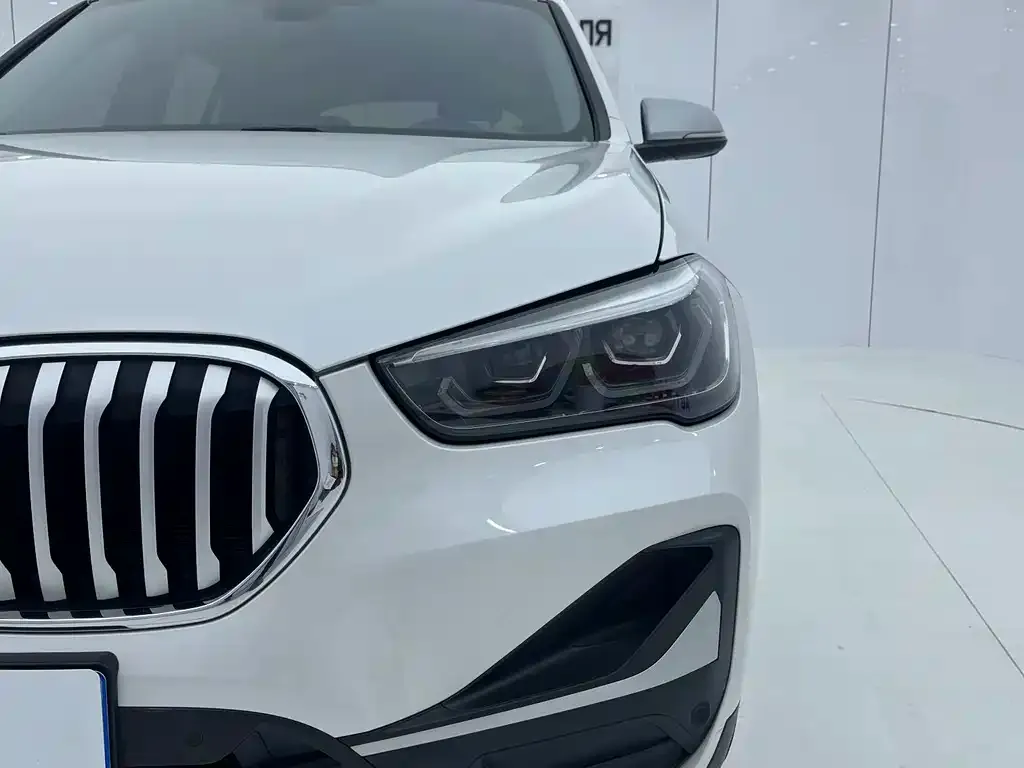 BMW X1 — фото 8