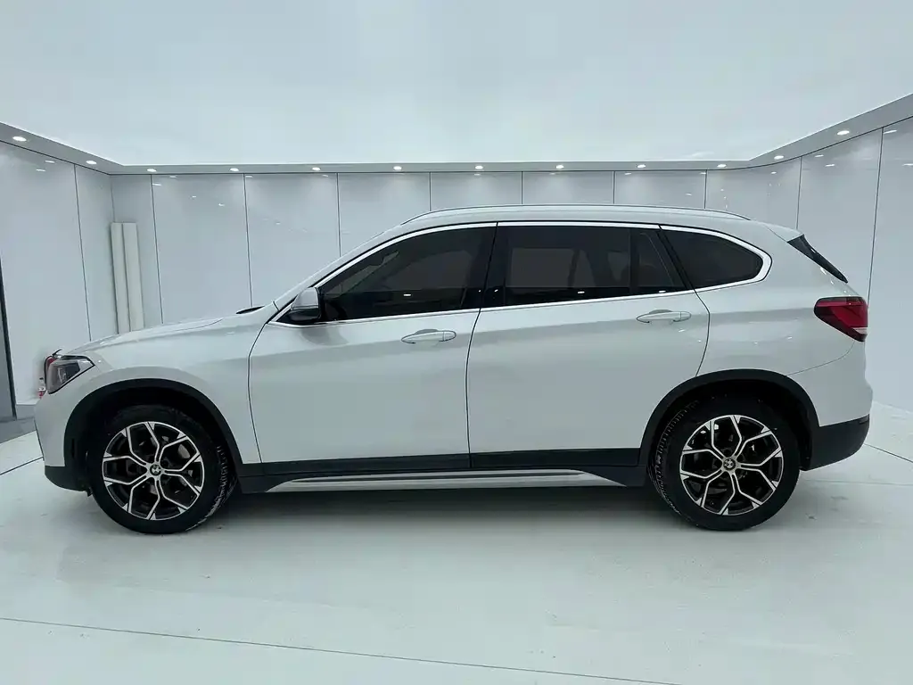 BMW X1 — фото 9