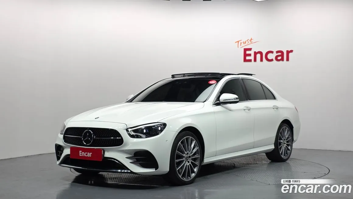 Mercedes-Benz E-Class — фото 1