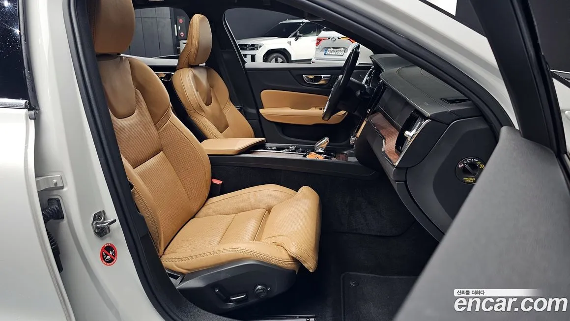 Volvo S60 — фото 10