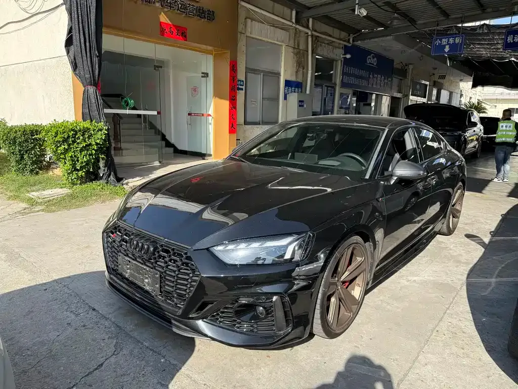 Audi RS 5 — фото 1