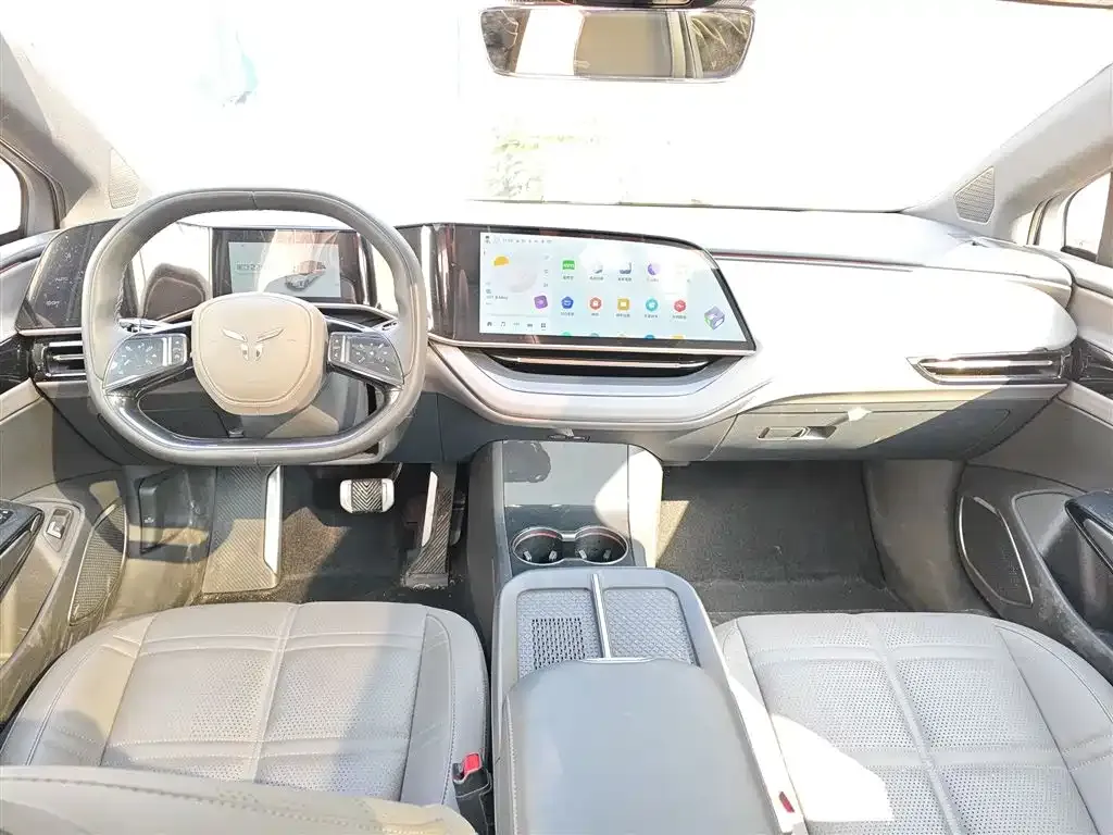 Hongqi EH7 — фото 10