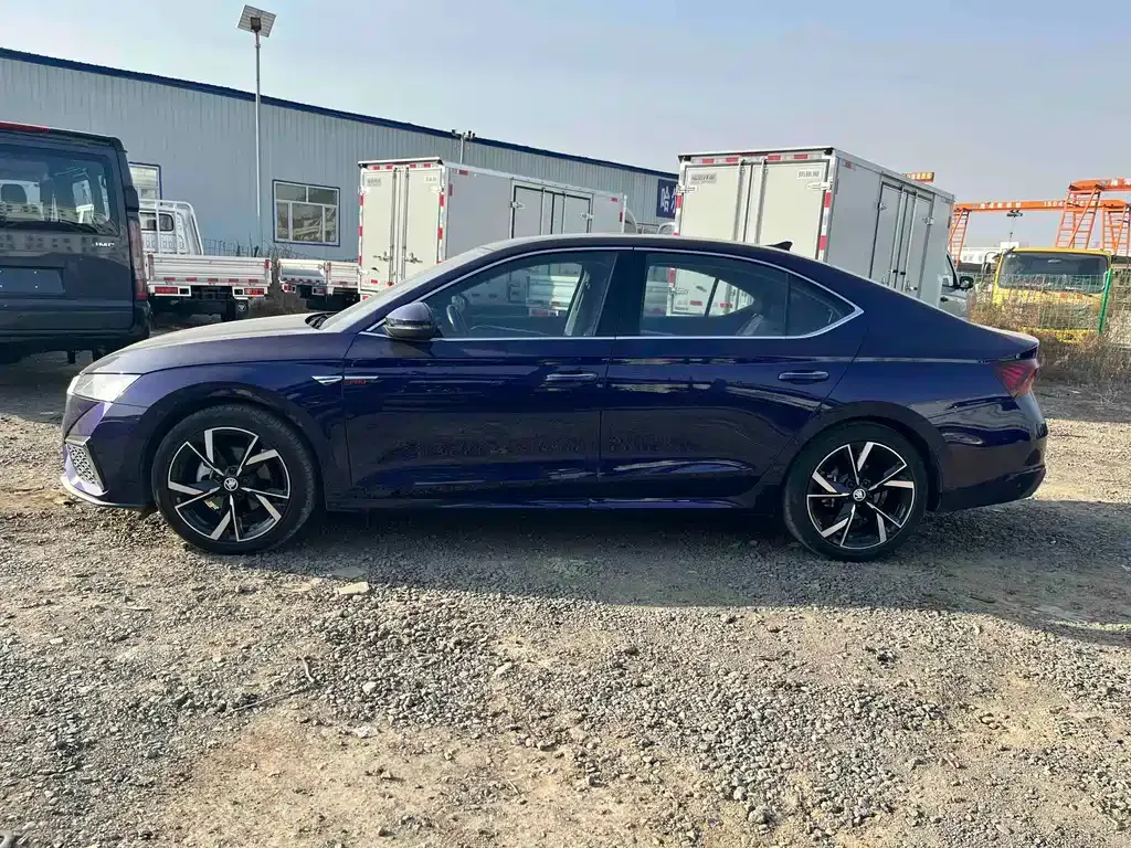 Skoda Octavia — фото 2