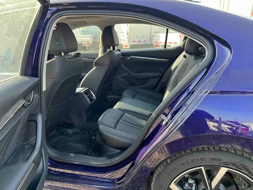 Skoda Octavia — фото 5