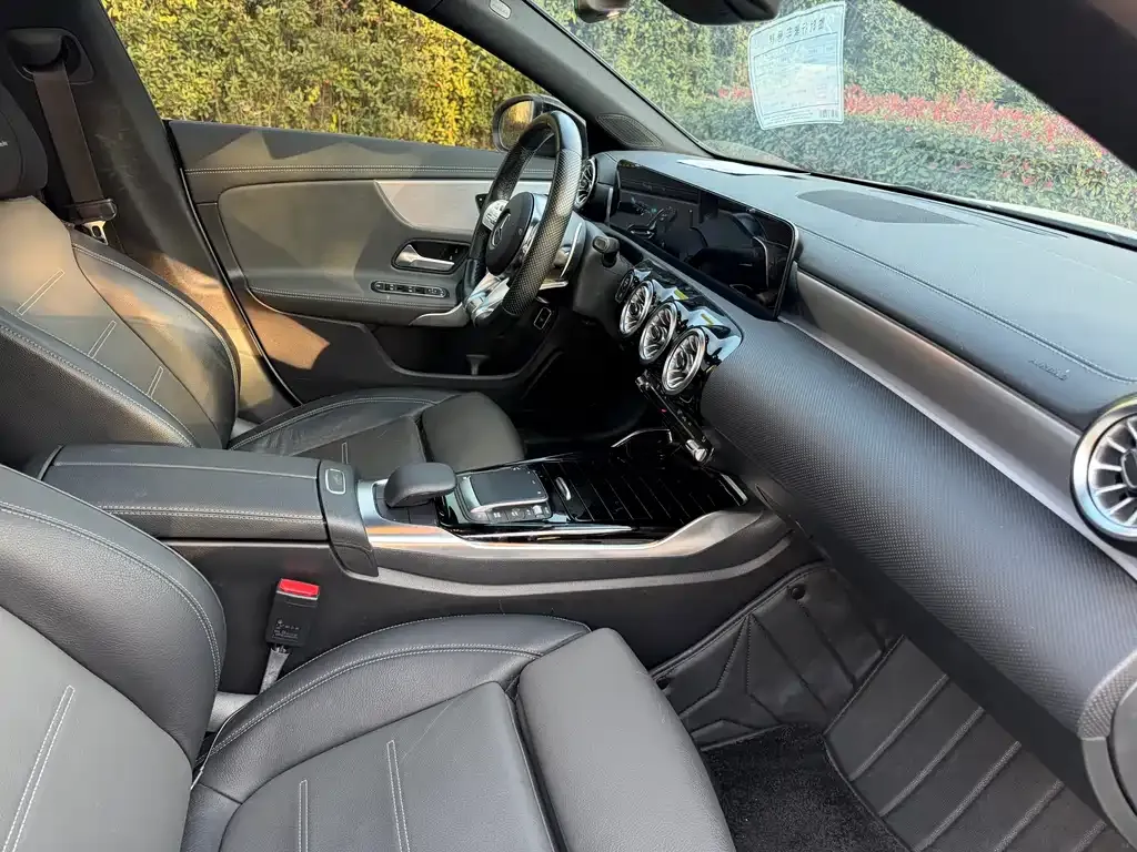 Mercedes-Benz CLA AMG — фото 7