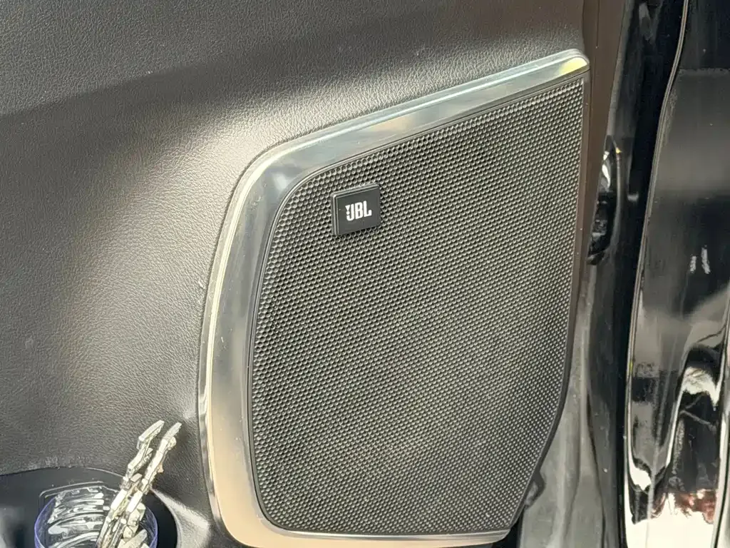 Toyota Vellfire — фото 8