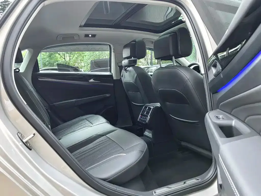 Volkswagen Passat — фото 6